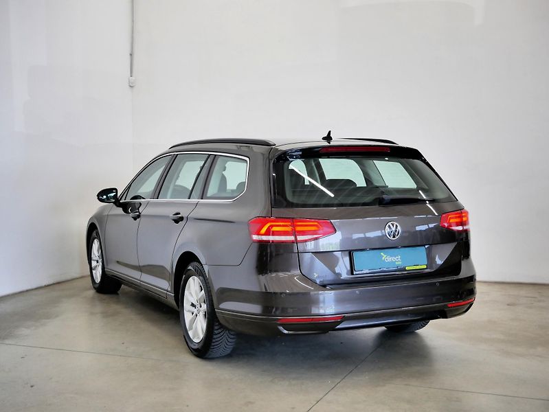 Volkswagen Passat - fotka 7 z 25