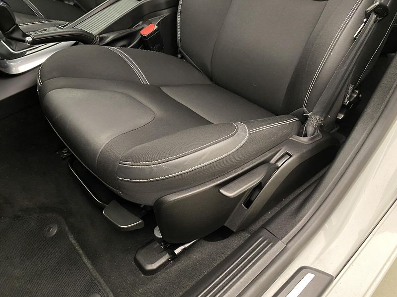 Volvo V40 T2 MOMENTUM AUT  - fotka 24 z 39
