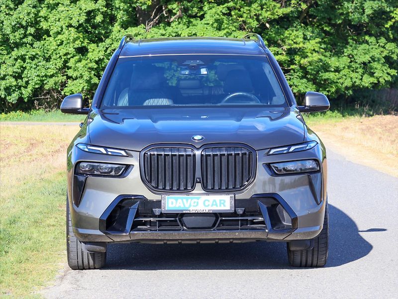 BMW X7 3,0 40d 250kW Xdrive M-Paket D - fotka 2 z 49
