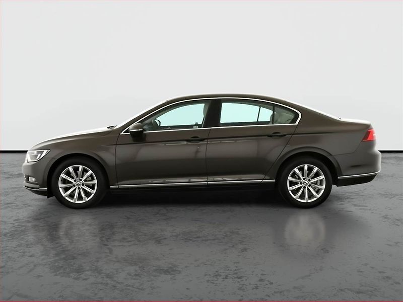 Volkswagen Passat (2016) 2.0 TDI, Serv.kniha, Kůže - fotka 3 z 17