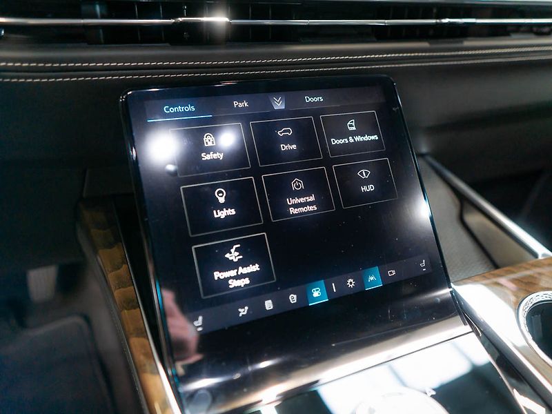 Cadillac Escalade (2026) 6.2 ESV Sport Platinum 2026 - fotka 32 z 46
