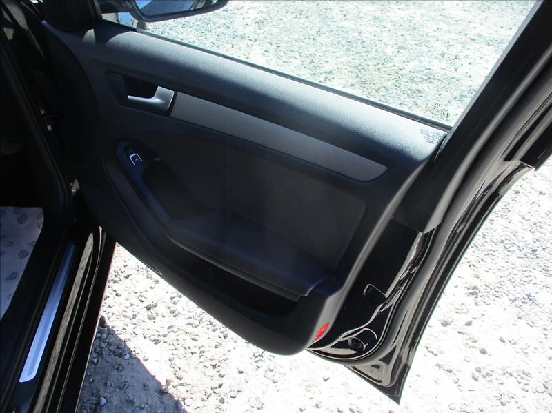 Audi A4 Avant 2,0 TDI, quattro, servis - fotka 10 z 45