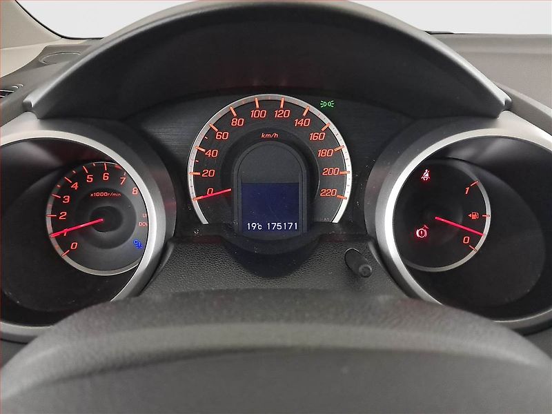 Honda Jazz (2008) 1.4 i-VTEC, nová STK - fotka 11 z 15