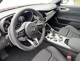 Alfa Romeo Giulia Veloce 2,0 Turbo 280k AWD - náhled 14