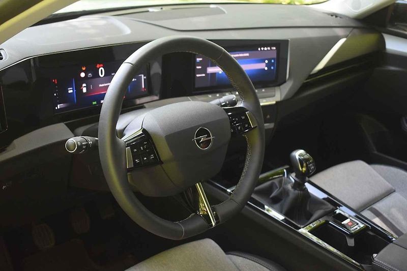 Nový Opel Astra je dobře využitelný v českém prostředí