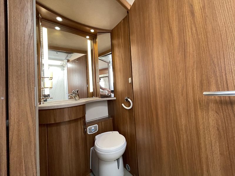 Frankia (2016) Exclusive 72, 3.5t, 1. majitel - fotka 21 z 28