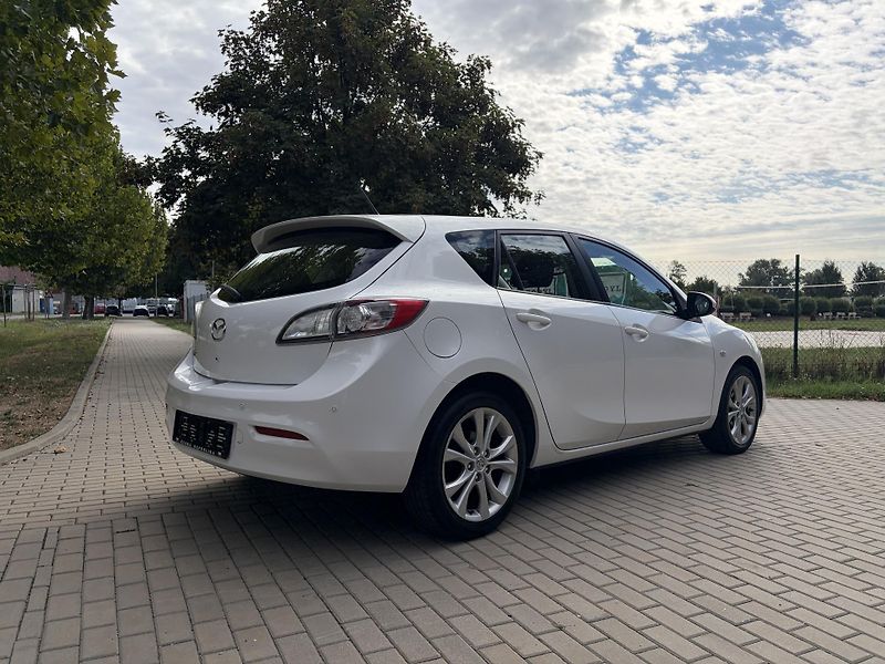Mazda 3 1.6 90th Anniversary - fotka 12 z 31