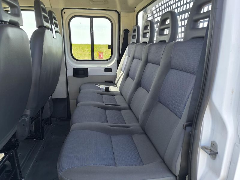 Citroën Jumper (2013) 2.2 SERVISNÍ KN.,DOLOŽENĚ KM - fotka 13 z 47