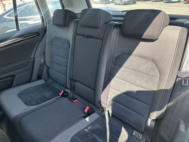 Volkswagen Golf Sportsvan (2015) 1.4 TSI 92 KW - fotka 12 z 37