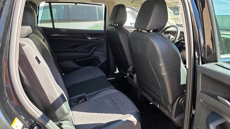 Volkswagen Tayron (2025) 1.5 eTSI 110 kW DSG7 7míst  - fotka 13 z 37