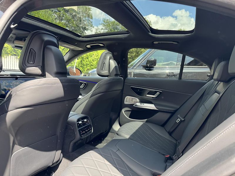 Mercedes-Benz Třídy E E450d-4M-AMG-NEZ.T-3D-R20-ČR - fotka 42 z 46