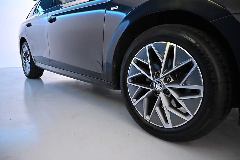 Škoda Octavia (2023) 2.0 LED TOUR Virtual TDI - fotka 30 z 31