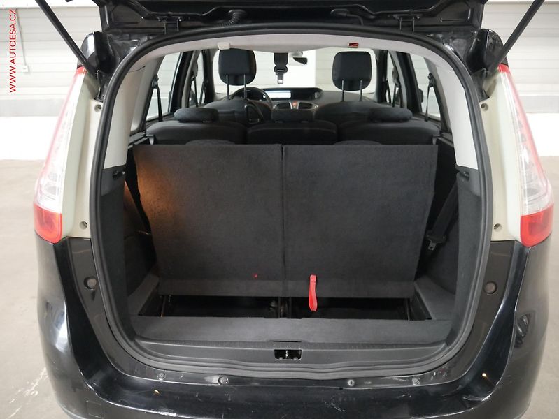 Renault Scénic (2010) 1.9dCi 7míst, autoAC, temp - fotka 21 z 21