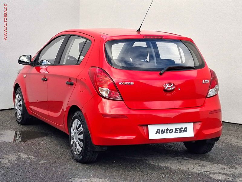Hyundai i20 (2013) 1.2i, ČR, Klima - fotka 6 z 13
