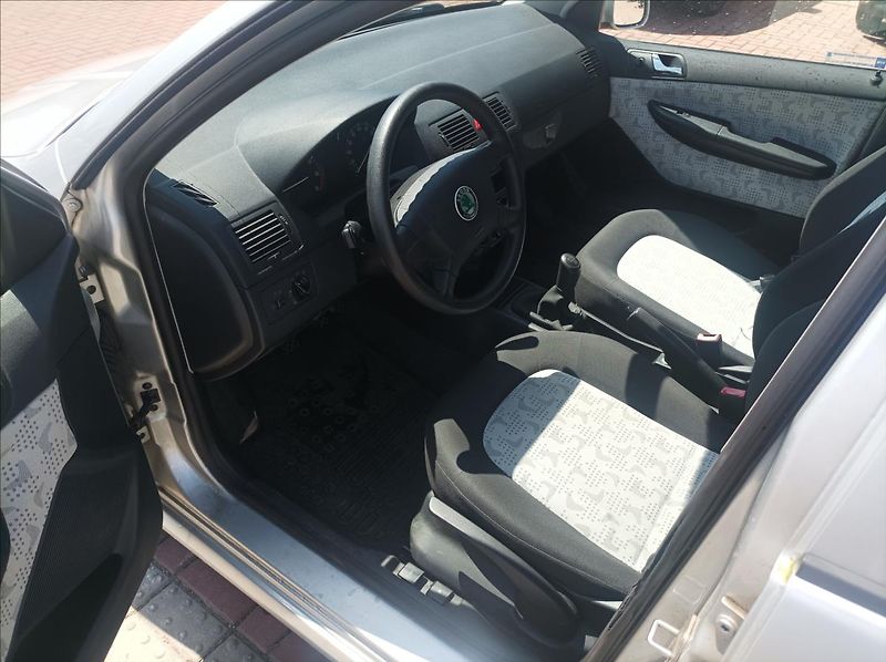 Škoda Fabia 1,2 Elegance - fotka 9 z 16