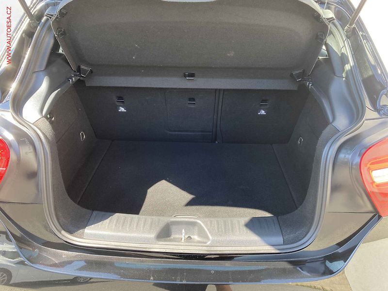 Mercedes-Benz Třídy A (2016) 1.6i, ČR, AT, LED, AC - fotka 7 z 19