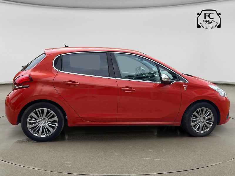 Peugeot 208 (2017) ALLURE 1.2 PureTech 110k S&S M - fotka 6 z 14