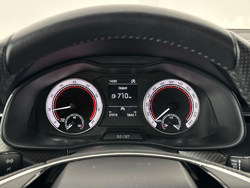 Škoda Kamiq Monte Carlo - fotka 11 z 29
