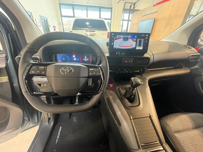 Toyota ProAce City Verso 1.5 D-4D M/T Family 7S - fotka 19 z 30
