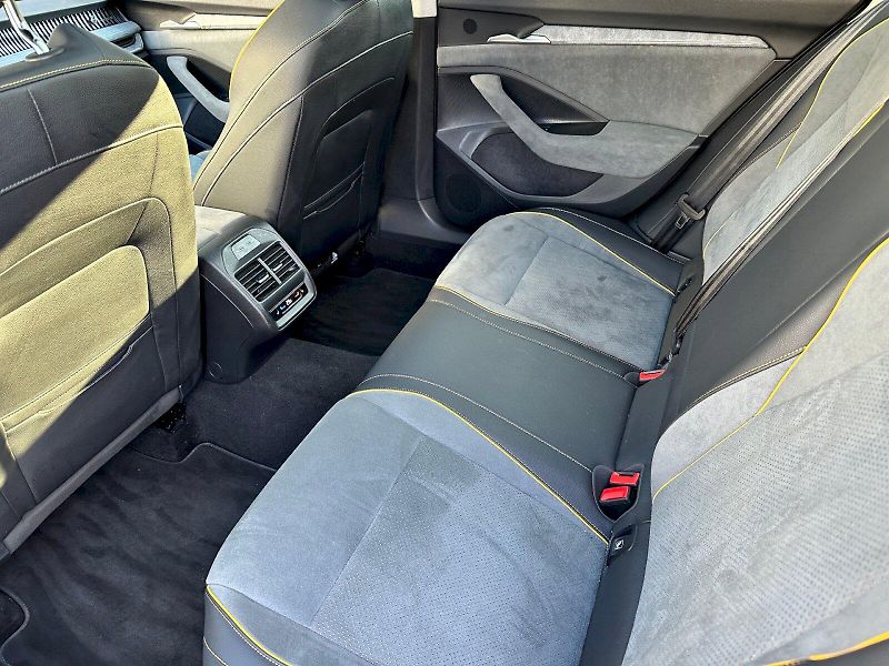 Škoda Superb (2024) 2.0 TDI 142kW 4x4 Selection Co - fotka 23 z 29