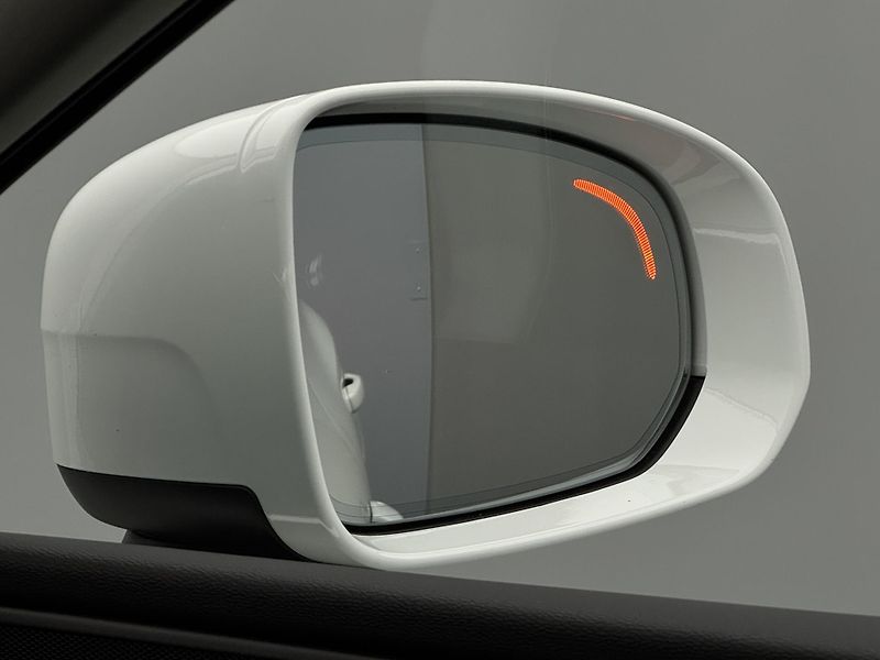 Volvo XC60 B4 AWD MOMENTUM PRO AUT CZ - fotka 37 z 37