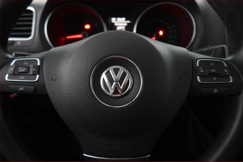 Volkswagen Golf (2012) Highline 2.0 TDI, Xenony - fotka 17 z 17