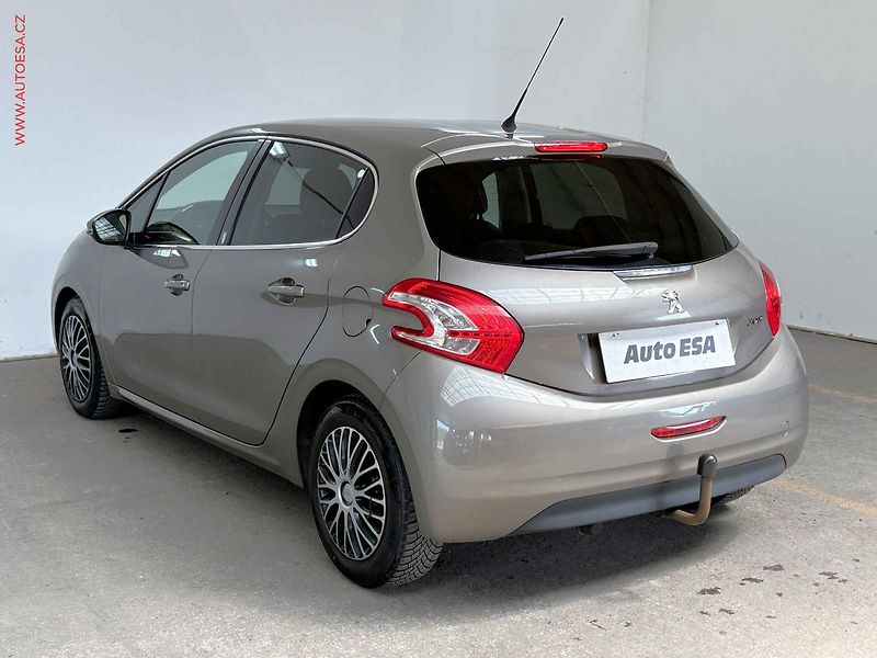 Peugeot 208 (2012) 1.4i, ČR, servis.kniha - fotka 6 z 14
