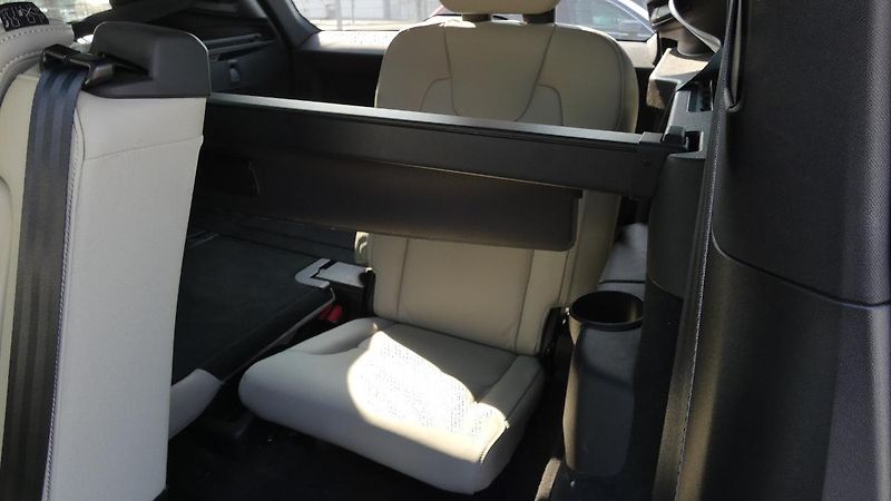 Volvo XC90 B6 AWD R-Design Auto 7 míst - fotka 19 z 26