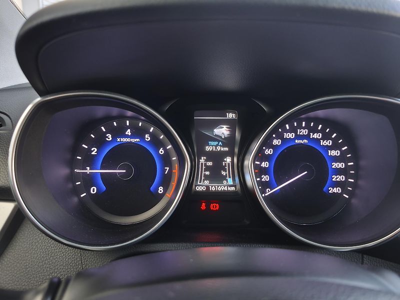 Hyundai i30 (2014) 1.6GDi 99kW Premium - fotka 23 z 23
