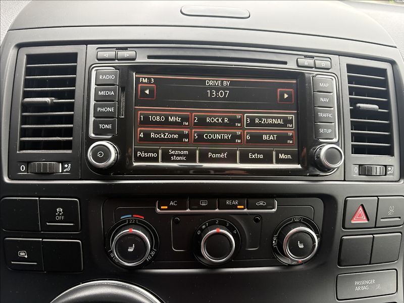 Volkswagen Multivan 2,0 103 kw servis TOP stav - fotka 14 z 28