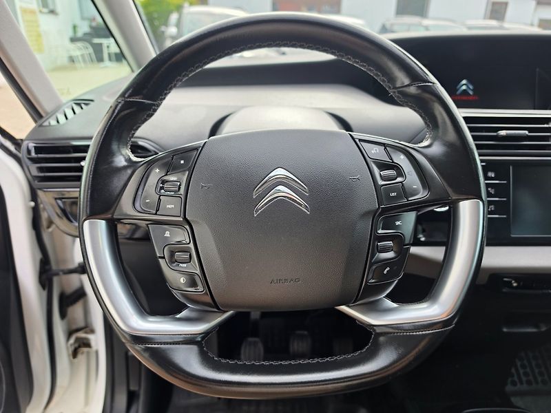 Citroën Grand C4 Picasso (2017) 2.0 HDI Navi,7míst - fotka 11 z 25