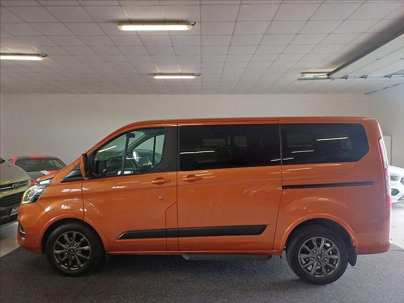Ford Tourneo Custom 2,0 Titanium,1maj,Top stav! - fotka 4 z 27