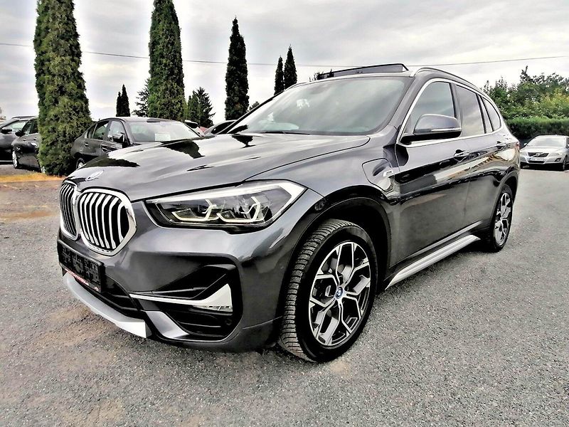 BMW X1 (2022) xDrive25eA Plug-in Hybrid - fotka 2 z 41
