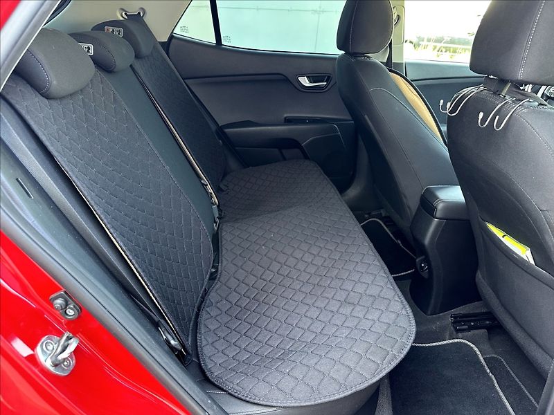 Kia Stonic 1,6 CRDi Aut.klima,Kamera - fotka 24 z 39