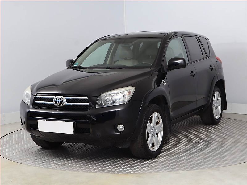 Toyota RAV4 (2008) 2.2 D-CAT, 4X4, Tempomat - fotka 2 z 19