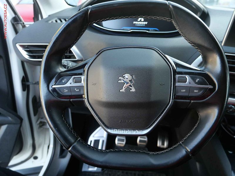 Peugeot 5008 (2019) 1.5 HDi, 1.maj,ČR, Allure - fotka 11 z 25