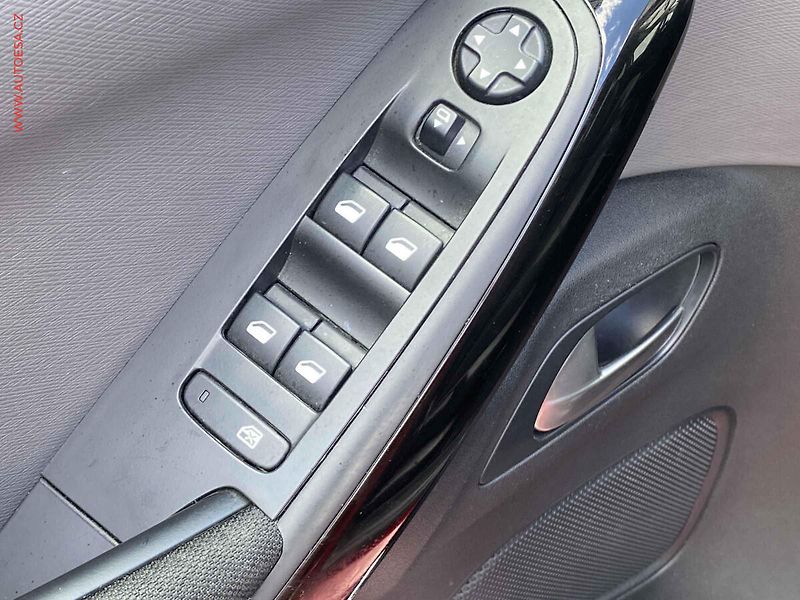 Citroën C4 SpaceTourer (2019) 1.2 PT, Feel, AT, navi - fotka 11 z 19