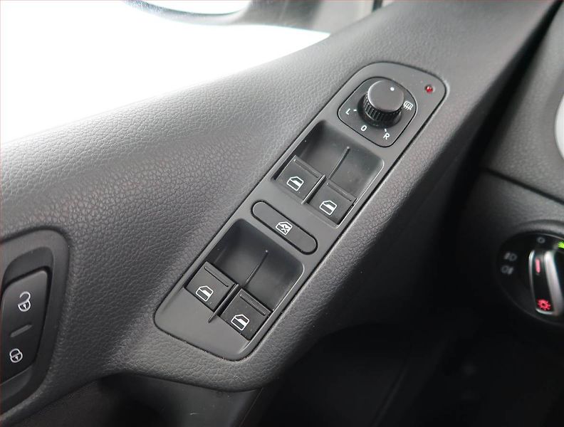 Volkswagen Tiguan (2012) 2.0 TDI, Park. senzory - fotka 16 z 17