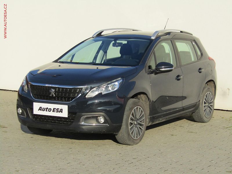 Peugeot 2008 (2018) 1.2 PT, ČR, Active - fotka 3 z 16
