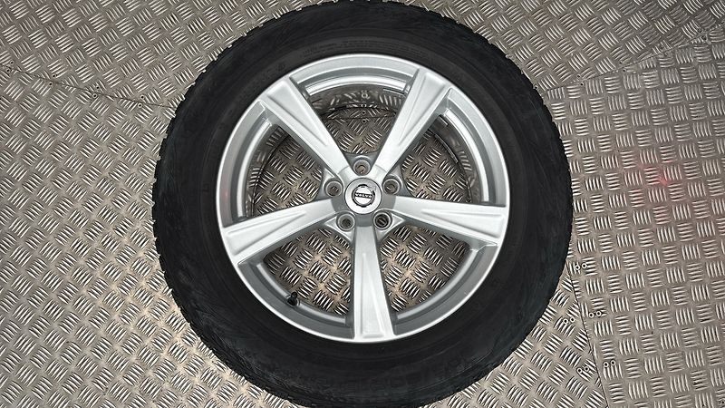 Volvo XC90 2.0 B5 AUT AWD Inscription - fotka 32 z 33