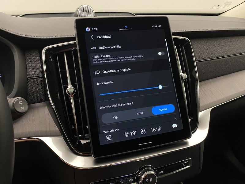 Volvo XC90 (2026) T8 AWD Plug-in DARK ULTRA - fotka 53 z 76