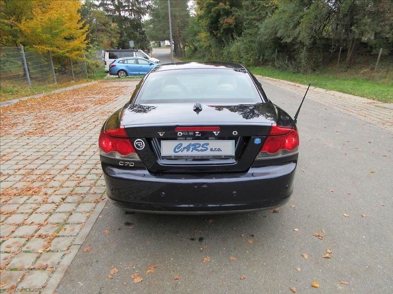 Volvo C70 2,0 D, Navi, Kůže, Xenon - fotka 11 z 28