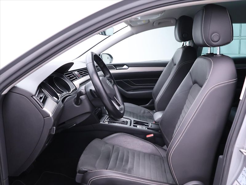 Volkswagen Passat 2,0 TDI 110kW DSG Elegance DPH - fotka 10 z 34