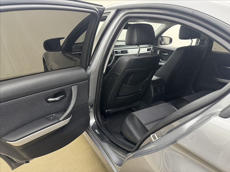 BMW Řada 3 2,0 i POLOKŮŽE AC VELKÝ SERVIS - fotka 32 z 44