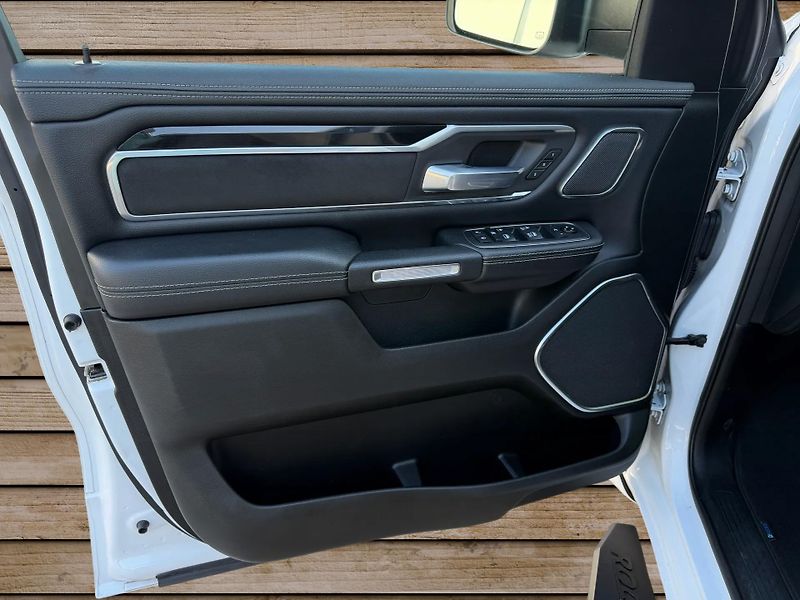 Dodge RAM (2021) +HEMI+PANORAMA+BRONZE WHEELS+ - fotka 14 z 20