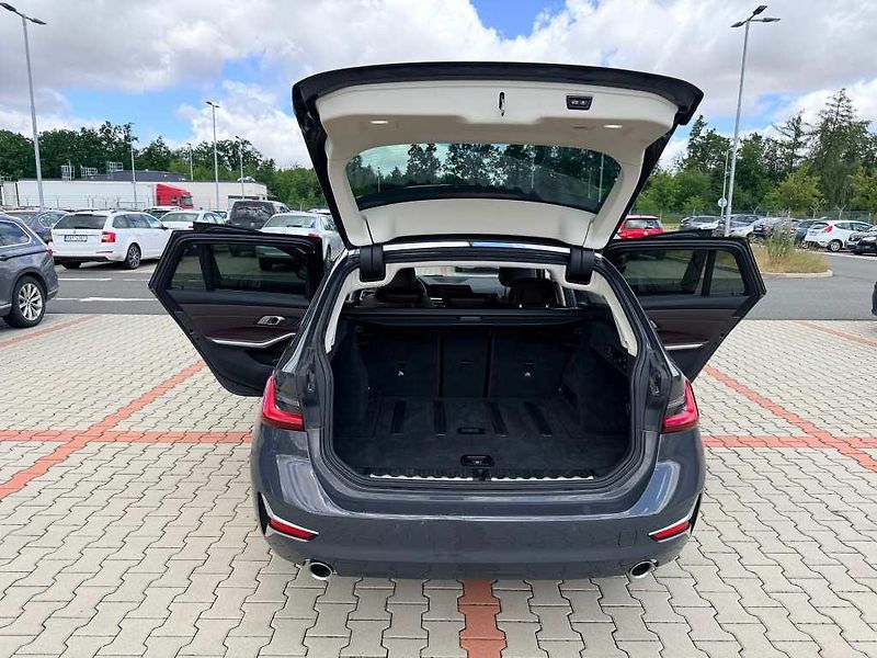 BMW Řada 3 (2021) 320d 2.0 xDrive AT Touring - fotka 14 z 18