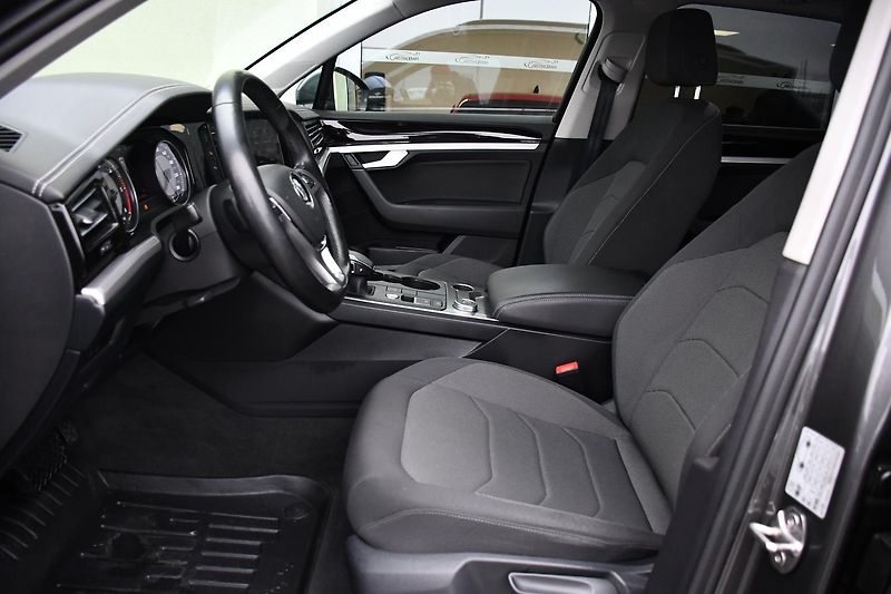 Volkswagen Touareg 3.0TDi 4MOTION ČR TAŽNÉ - fotka 13 z 35
