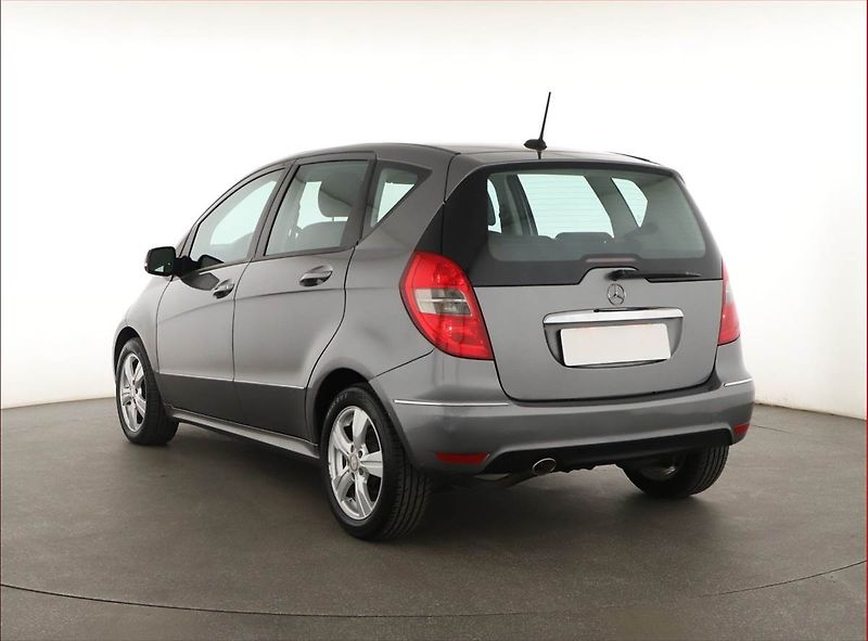 Mercedes-Benz Třídy A (2010) A 180 CDI , Serv.kniha - fotka 4 z 13