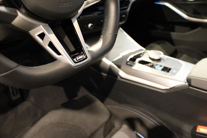 BMW Řada 3 320d xDrive M Sport DAProf/360 - fotka 13 z 35
