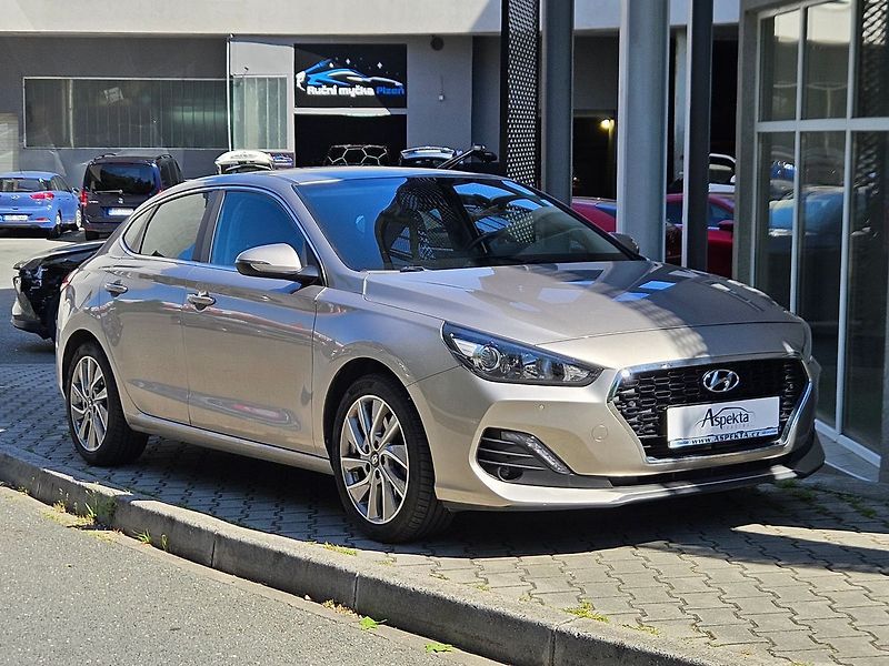 Hyundai i30 1,4 T-GDi 103kW, Style, 1.maj. - fotka 7 z 36